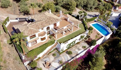 A SUPERBLY PRESENTED AND SPACIOUS VILLA IN THE PRESTIGIOUS URBANISATION OF VALTOCADO CLOSE TO THE WHITE WASHED AND HISTORICAL VILLA OF MIJAS. South orientation. Panoramic sea, mountain and country views. AT A GLANCE TOP QUALITY CONSTRUCTION HIGH LEVE...