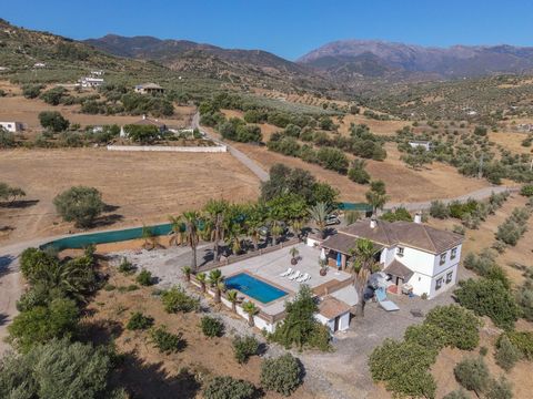 Charming country finca surrounded by usable land . Great location . 200 olive trees . Grand pool area . Possible separate accommodation Property Details: Located between the villages of Guaro and Tolox, this villa sits in a lovely location overlookin...