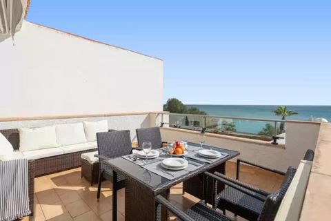 The apartment's terrace is perfect to enjoy the good weather on the island. It will allow you to enjoy your meals al fresco while reveling in the singing of the waves of the nearby Mediterranean Sea. At night, the best plan is to curl up on the outdo...