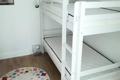 Charmant appartement T3 van 50m², refait à neuf, dans une résidence à deux pas des plages, inclusief: -Een voorgerecht; -Een salon-verblijf met canapé, tv, tafel à kribbe 4 personen, baies vitrées met toegang tot het balkon. -Une cuisine ouverte équi...