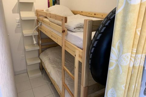 Dieses charmante Apartment ist perfekt für Naturliebhaber geeignet und bietet ein Schlafzimmer und einen Kabinenbereich mit Etagenbetten, was es ideal für kleine Familien oder Gruppen macht. Das Wohnzimmer öffnet sich auf einen Südbalkon mit herrlich...