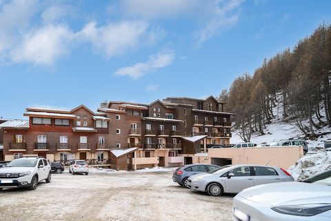 Diese studio in Allos mit hat eine Kapazität für 4 personen. Unterkunft Unterkunft hat 16 m² befindet sichbequeme und in Randlage gelegene, mit Blick auf die Berge. Die Unterkunft befindet sich 140 m von der Skipiste, 200 m vom Supermarkt und it is l...