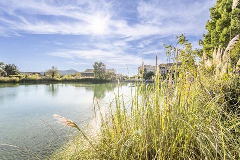 Obiekt Résidence Pont Royal en Provence – maeva Home położony jest w Bouches-du-Rhône, pomiędzy Aix-en-Provence i Awinionem. Jest to idealne miejsce, aby naładować baterie i cieszyć się wieloma atrakcjami. Rezydencja położona jest w samym sercu wiosk...