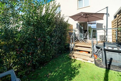 Dieses villa in Sérignan mit 2 Schlafzimmer und hat eine Kapazität für 6 personen. Unterkunft Unterkunft hat 55 m² befindet sichgemütlich und sonnige, mit Blick auf den Garten. Die Unterkunft befindet sich 450 m vom Sandstrand, 1 km vom Restaurant, 2...