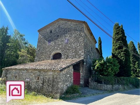 Situé en Cévennes méridionales dans un hameau proche de Générargues et Anduze, ce mas typiquement Cévenol d'environ 265 m2 avec dépendances est érigé sur un terrain clos et arboré avec piscine et puits d'environ 2700 m2. il se réparti sur 3 niveaux. ...