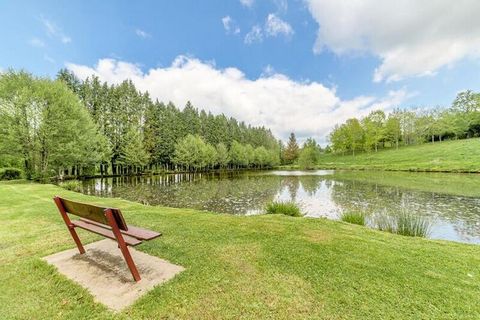 In der Nähe einer kleinen Stadt im regionalen Naturpark Périgord Limousin liegt dieser Weiler mit 16 Gétees, der auf traditionelle Weise eingerichtet ist. In einem 30 ha großen Landschafts- und Blumenpark gelegen, ist es ideal für Familien mit Kinder...