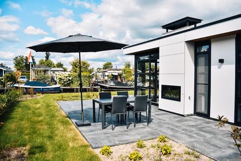 These modern holiday homes in Loosdrecht are a fantastic base for a wonderful stay. Water plays an important role in this area and this is also true for the houses. They're located on an elongated headland, surrounded by water, so you can enjoy a loc...