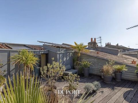 On the top floor of a Haussmannian building, Duport Immobilier Prestige invites you to discover this incredible 322 m² duplex apartment, in the heart of one of the most sought-after neighborhoods of the Gironde capital. This property is a true gem, w...