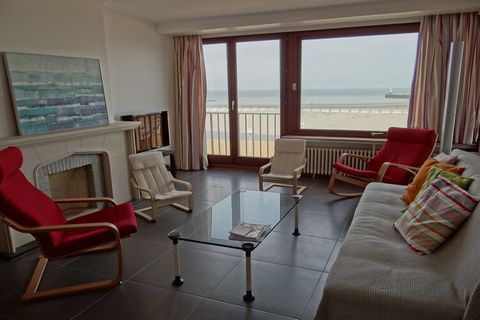 Appartement met 3 slaapkamers op de zeedijk. Inclusief casino. Dit prachtige appartement ligt in het serene kustplaatsje Nieuwpoort en biedt de perfecte mix van comfort, gemak en adembenemende vergezichten. Gelegen op slechts een steenworp afstand va...