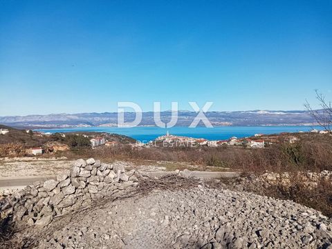 Location: Primorsko-goranska županija, Vrbnik, Vrbnik. INSEL KRK, VRBNIK – INVESTITIONSMÖGLICHKEIT – Baugrundstück mit Panoramablick – 260 €/m2!! INVESTITIONSMÖGLICHKEIT!! Auf der Insel Krk steht ein Baugrundstück von fast regelmäßiger Form mit Blick...