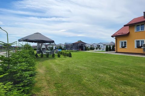 Das gemütliche Erholungszentrum bietet seinen Gästen zwei luxuriöse Apartments. Die Anlage befindet sich in einer Oase der Ruhe im Dorf Paprotno, am Rande eines kleinen Badeortes – Gąski. Besonders Familien mit Kindern genießen hier ihren Urlaub, den...