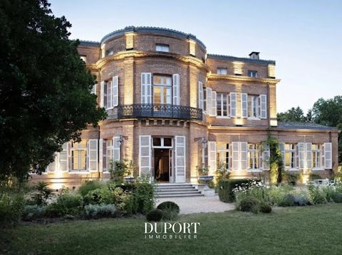 Duport Immobilier is proud to present this Palladian castle from 1818, steeped in history, which has withstood the test of time and now stands as a majestic residence after meticulous renovation. With its 200 years of history, this unique property of...