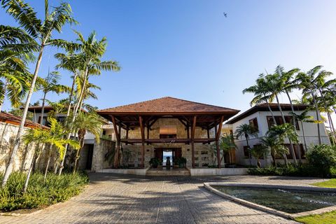 Eingebettet in die prestigeträchtige Gemeinde Casa de Campo strahlt diese Residenz am Meer zeitlose Eleganz und luxuriöses Wohnen aus. Das Haus ist mit Holztüren geschmückt und strahlt Prestige und Raffinesse aus. Der klimatisierte Pavillon bietet ei...