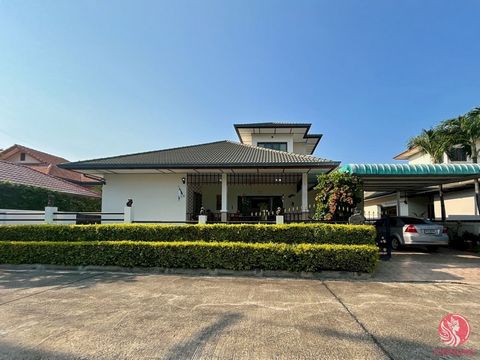 Located on Soi 6, just a 15-minute drive from Hua Hin town centre, this villa is excellent value for a 4 bedroom property. The current owner is also including the car in the sale of the property. Key Details: -4 bedrooms, 3 bathrooms -Fitted kitchen ...