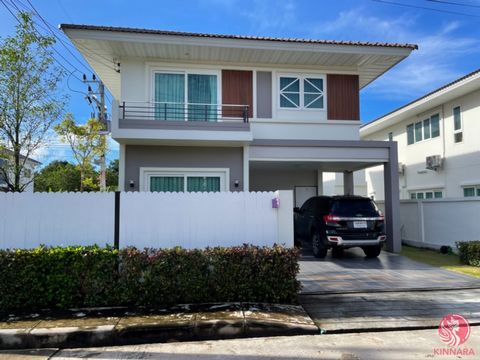 This property is a 254 SqM house with 4 bedrooms and 3 bathrooms that is available for sale. Single house located in a tranquil and peaceful setting under the brand ’Supalai Bella Thalang’ Fully equipped 4 bedrooms with walk-in closet in master bedro...