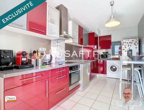 EXCLUSIVITÉ SAFTI, Sur le secteur du Moulin à Vent, avenue Francis de Pressensé, découvrez ce bel appartement T4 de 80m², au 1er étage avec ascenseur, dans une résidence sécurisée de 2006. Le hall d'entrée dessert une spacieuse pièce de vie climatisé...