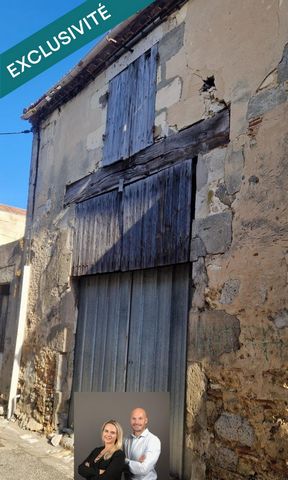 Garage atelier à vendre dans le centre de Damazan. Surface d'environ Xm2 avec grande porte d'accès, mezzanine permettant d'augmenter la surface de stockage. Prévoir travaux de refection (toiture, plancher). Idéal pour y faire un grand garage, un atel...