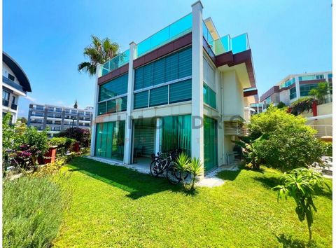 The apartment for sale is located in the lovely sea resort of Kargicak. Kargicak is a former community of Alanya in the province of Antalya 14 km east of Alanya. It is close to Mahmutlar directly at the sea. Since 2014 Kargicak is a district of the c...