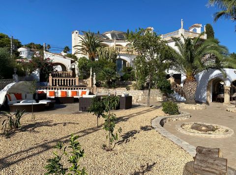 Spacious villa for sale in San Jaime with fantastic sea views and lovely outdoor space The location This traditional villa for sale is located in the sought-after San Jaime area of Benissa. San Jaime is a fine, well-kept, long-established residential...