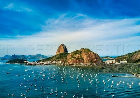 RIO DE JANEIRO – SANTA TERESA – KOLONIALHAUS - Im Kulturviertel von Santa Teresa, im Zentrum der Zona Sul von Rio de Janeiro gelegen, präsentieren wir Ihnen ein komplett geschmackvoll restauriertes Haus im Kolonialstil im Herzen eines üppigen Gartens...