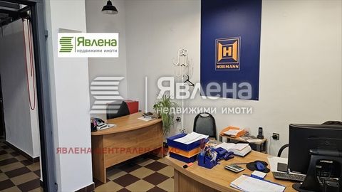 'Yavlena' Agency, office 'Oborishte' offers for sale a retail outlet with an attractive location in the 'Oborishte' area near Stochna Gara, located on the ground floor of a residential building facing a busy main boulevard and high daily traffic. The...