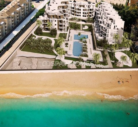 Appartements avec Vue Imprenable sur la Mer et Accès Direct à la Plage à Dénia Les appartements en bord de mer en Espagne sont situés à Dénia, une ville portuaire de la province Alicante. Les appartements sont situés dans un endroit exceptionnel pour...