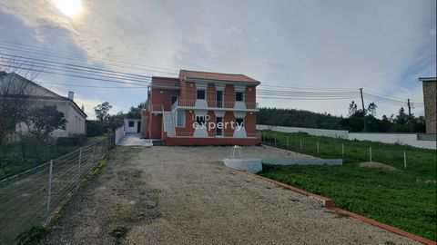 Oportunidade Única em Granja do Ulmeiro – Ideal para Habitação ou Investimento! Descubra uma propriedade única que une o conforto de uma moradia familiar ao potencial de um investimento seguro. Localizada em Granja do Ulmeiro, Soure, esta moradia apr...