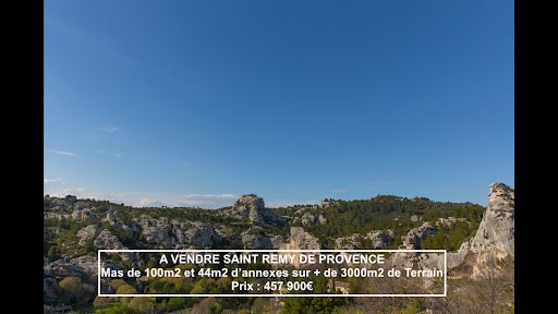 Notre agence immobilière de Saint Rémy de Provence TYX IMMO CONFIDENTIEL vous propose un mas de 100 m2 plein sud + 44 m2 d'annexes, édifié sur un terrain de plus de 3 000 m2. Possibilité d'extension, terrain piscinable . Une belle rénovation rendra t...