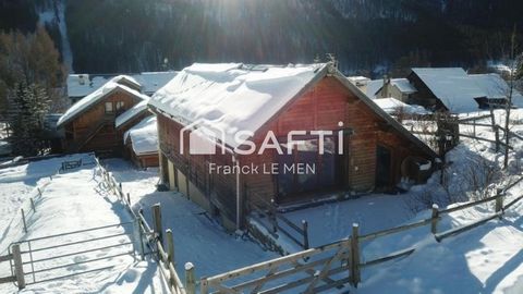 Située dans le charmant village de Névache (05100), cette auberge en bordure de montagne offre un cadre plus qu' idyllique et paisible. Dotée d'un accès pour handicapés, d'un ascenseur et de la fibre, la propriété est à la fois fonctionnelle, moderne...