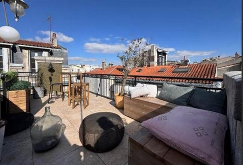 Bien d'exception avec rooftop privatif offrant une vue panoramique à couper le souffle sur une des Tours de La Rochelle !