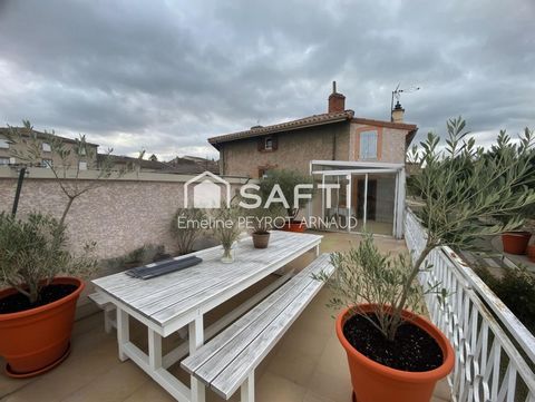 Maison de village rénovée avec terrasse.