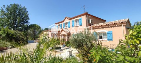Villa avec piscine au calme
