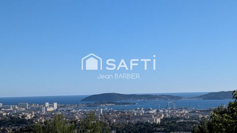 Sur la commune de Toulon, dans le quartier très prisé des 4 chemins des routes, maison de 143m² habitables avec piscine. Vue exceptionnelle surla rade.