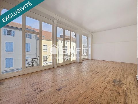 Appartement lumineux dans bâtiment classé, fort potentiel