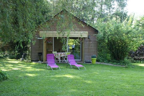 Situata a Vitz-sur-Authie, questa casa di vacanza pet-friendly ha 1 camera da letto e ha un laghetto e di un giardino. Č ideale per 2 persone o una coppia per soggiornare esplorando la cultura e la natura vicine. Gli appassionati di cultura possono v...