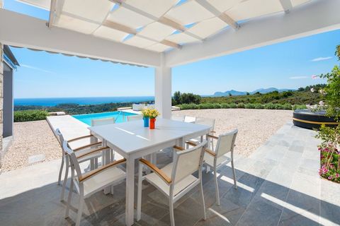 Island villa is in the Kalithies region of Rhodes in Greece, it can house up to 8 guests and has 4 luxurious bedrooms. It is perfect for a big family or a group of friends. Between the city of Rhodes and Lindos town, this location has a view of the m...