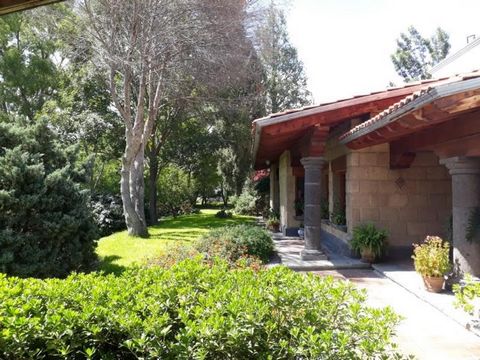 Valle Verde Sale. Exclusive Spanish colonial style country house, with luxury finishes, Brazilian wood plank floors throughout the house. Built on 1 Ha. of land. Ceilings of stave and quarry in windows. Blacksmith shop. Living room, dining room, TV r...