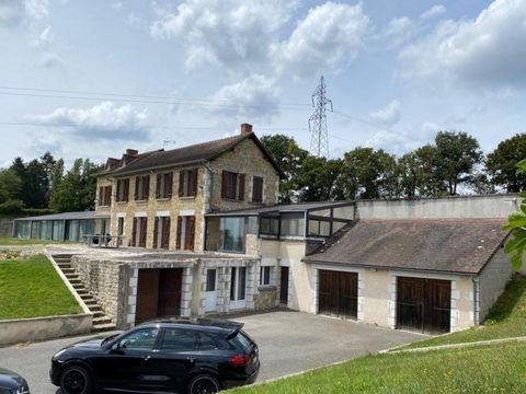 Garchizy is a commune in the Nièvre department in central France. Surrounded by the communes of Fourchambault, Pougues-les-Eaux and Varennes-Vauzelles, Garchizy is located 8 km northwest of Nevers, the largest town nearby. Located at 210 meters above...