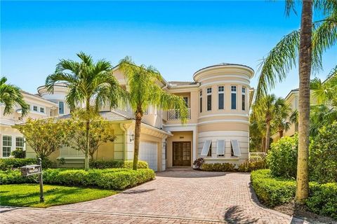 Island PERFECTION just steps from the ocean! This luxury home is truly made for both entertaining and everyday living, with plenty of space and fabulous views. Spectacular 3,985±SF meticulously designed Carlton estate home with Lavish kitchen, stainl...