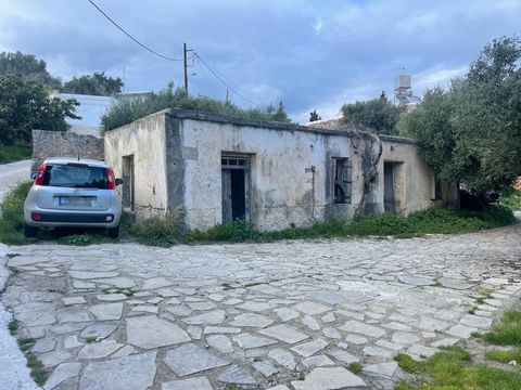 Stavrochori, Makry Gialos, South East Crete: House with courtyard 7km from the sea. The property is approximately 100m2 on a plot of 150m2. The house is in need of renovation. It consists of 4 rooms in total. The water and electricity are easy to con...