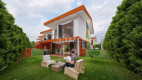 4-Bedroom Villas with Spacious Interiors in Kadıköy Yalova Yalova is a popular summer and winter tourism center. The short distance from İstanbul, Bursa, and Kocaeli and the healing thermal waters attract visitors to Yalova. The city is ideal for bot...