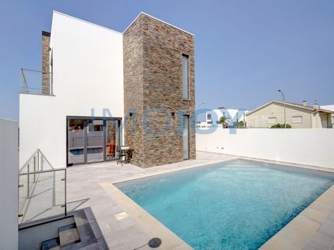 Fantastic detached villa with swimming pool. Detached villa of typology T3 + 1 with pool, located in Leceia, Porto Salvo in a very quiet area of villas and new constructions, with fantastic unobstructed view and sea view. This villa is distinguished ...