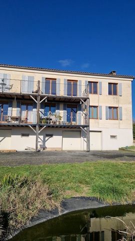 Summary Renovated apartment on a shared complex, ideal for your holidays or for rentals. This apartment is in the centre of the pretty Town of Aubeterre, there are lovely countryside views from the balcony. There is a shared garden with shared pool, ...