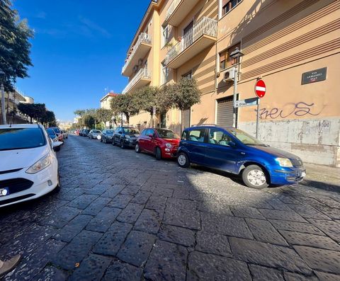 For sale in Torre del Greco, we offer a large and bright 3-room apartment located on the first floor of a building dating back to about 1960. The property is in excellent condition and consists of a total of 95 square meters, of which 85 are interior...