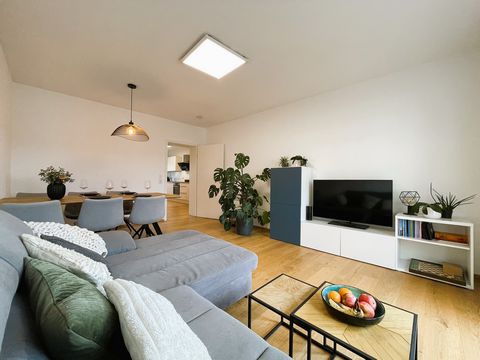 High-quality furnished 3-room apartment in the center of Stuttgart with a great view.