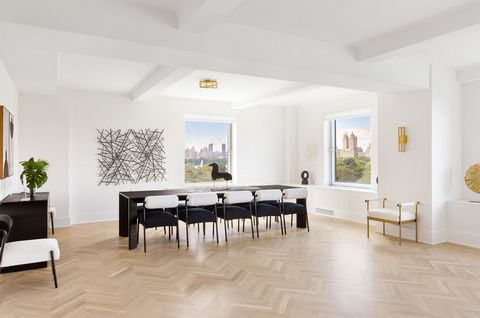Presenting an exquisite blend of modernity and elegance in a Fifth Ave Condo Building, Residence 15AB has been completely renovated and impeccably designed to perfection. With 11 generously sized windows and 100 feet of direct Central Park and Fifth ...