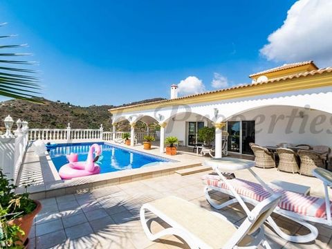 This stunning property is located just 5 minutes away from the main village of Torrox with great access its an ideal property to enjoy a tranquil vacation. The house is finished to a very high standard with premium appliances and beatiful modern fini...