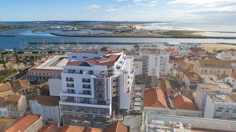 Das Bellevue-Gebäude ist das neueste und größte Projekt im Herzen von Figueira da Foz. Zwischen dem Casino und dem Yachthafen gelegen, wird dieses Sanierungsprojekt Studio- bis Vier-Zimmer-Wohnungen auf den Markt bringen, die einen beeindruckenden Pa...