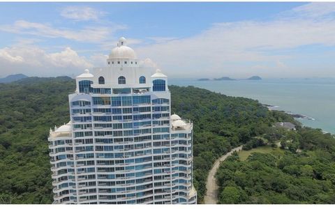 Playa Bonita Residences is an exclusive city and beach project with spectacular views of the Pacific Ocean and the entrance to the Panama Canal. Within this project is Casa Bonita, a spectacular tower of residential apartments with a Greek-Mediterran...