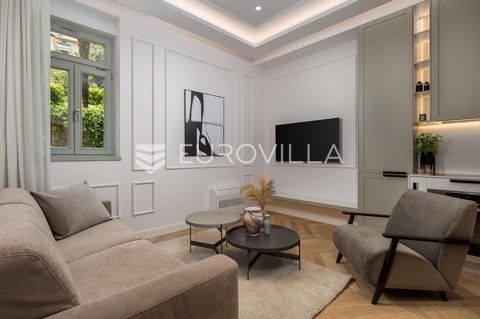 Opatija, in the very heart of the city, in a prestigious location overlooking the sea, we offer you a unique opportunity to buy an elegant apartment of 51,76 m2. This spacious apartment, completely newly renovated, is on the ground floor and consists...